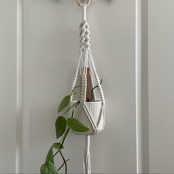 Macrame Plant Hanger - Picture 1 of 4
